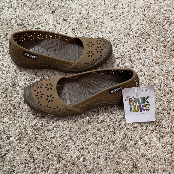 NWT. The Original Muk Luks - Picture 7 of 13